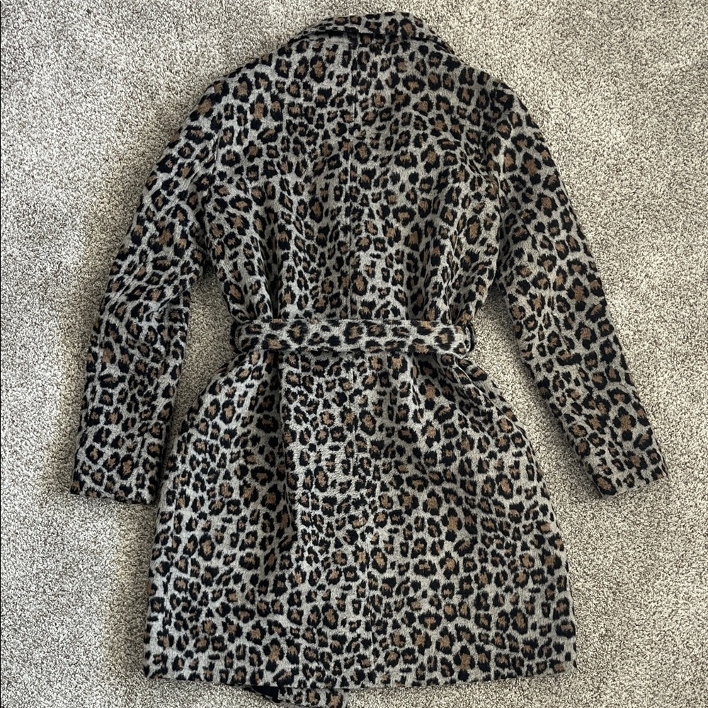 Cupcakes and Cashmere Belted Wrap - Picture 4 of 4